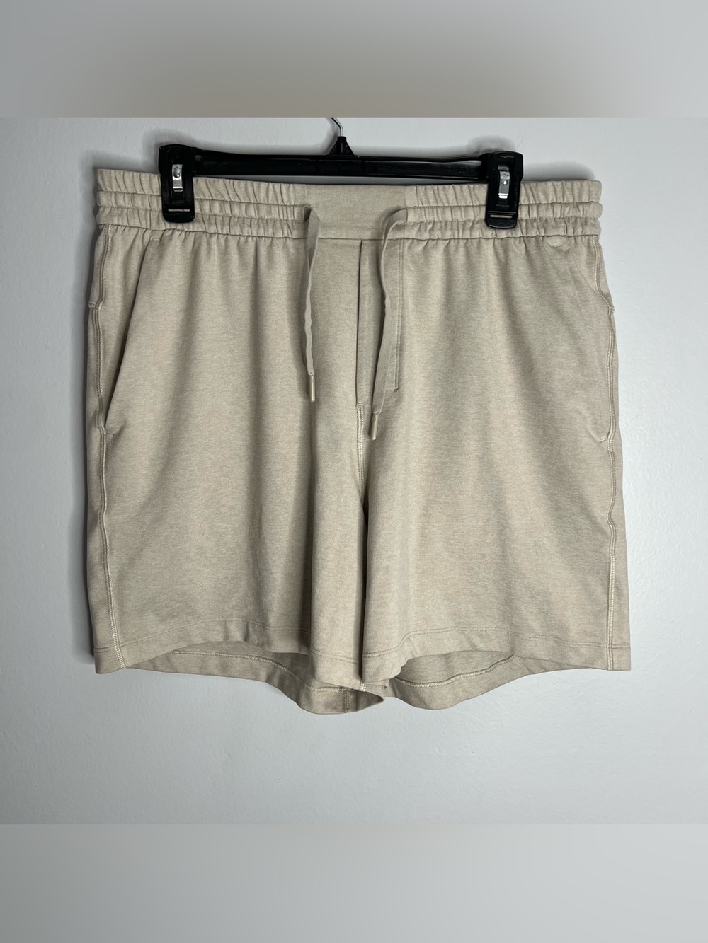 Lululemon Soft Jersey Shorts 5 Inch Inseam Mens Large Khaki Beige LM7BCVS